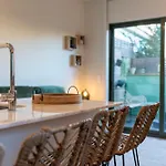 Exotic Flat With Shared Pool & Garden شقة بورتو