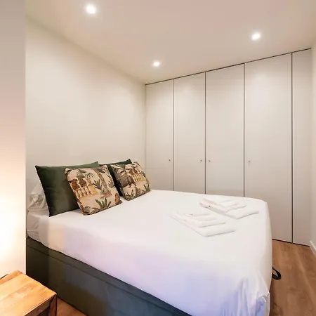 아파트 Exotic Flat With Shared Pool & Garden