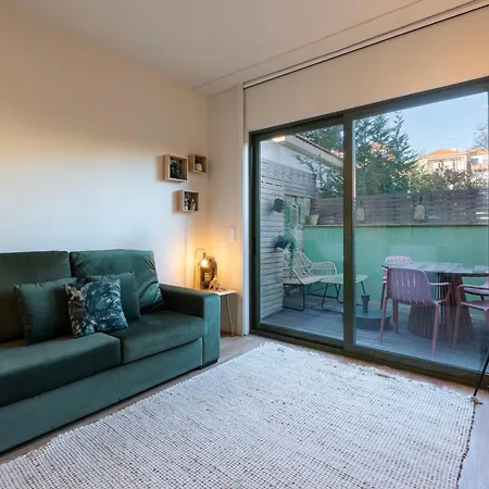 아파트 Exotic Flat With Shared Pool & Garden 포르투