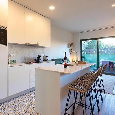 아파트 Exotic Flat With Shared Pool & Garden 포르투
