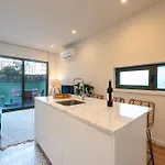 Lejlighed Exotic Flat With Shared Pool & Garden