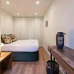 Exotic Flat With Shared Pool & Garden