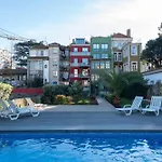 Exotic Flat With Shared Pool & Garden *