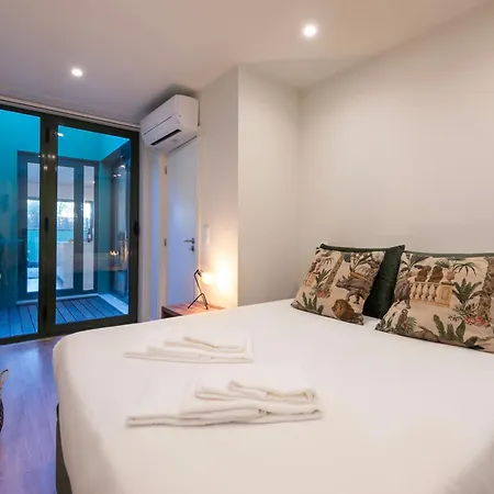 Exotic Flat With Shared Pool & Garden