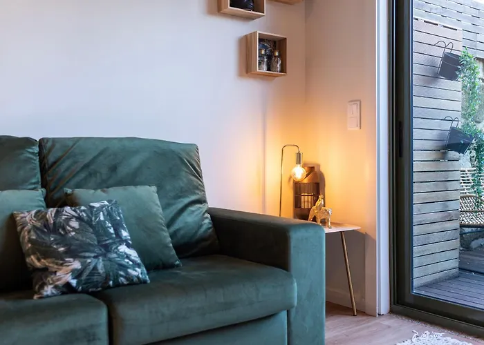 Exotic Flat With Shared Pool & Garden Oporto