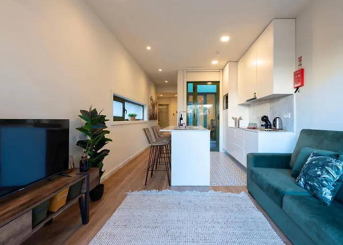 Apartment Exotic Flat With Shared Pool & Garden *