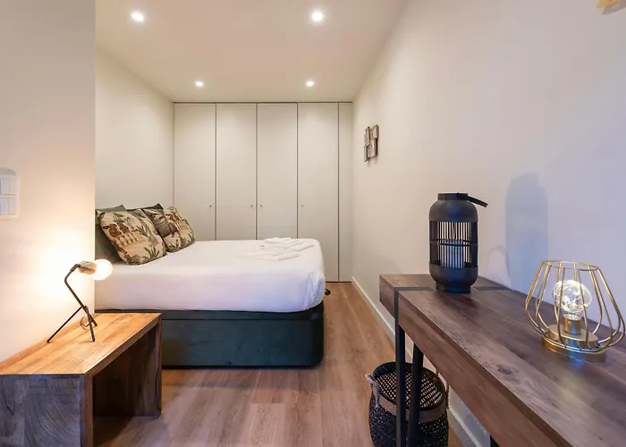 Exotic Flat With Shared Pool & Garden