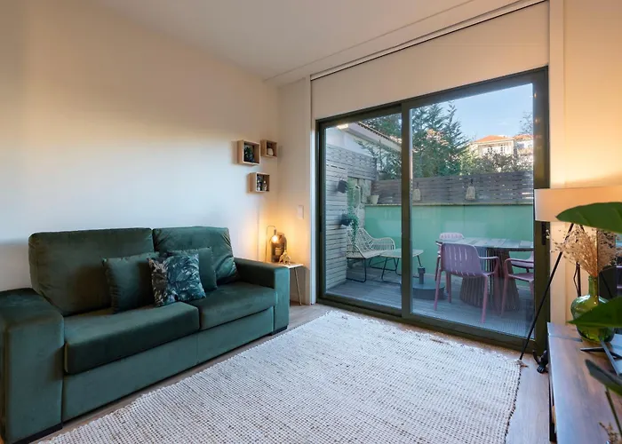 شقة Exotic Flat With Shared Pool & Garden بورتو