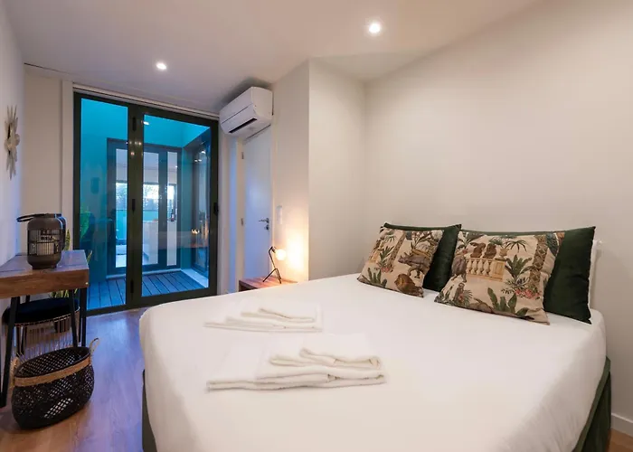 Exotic Flat With Shared Pool & Garden