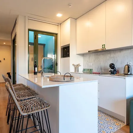 Exotic Flat With Shared Pool & Garden Oporto