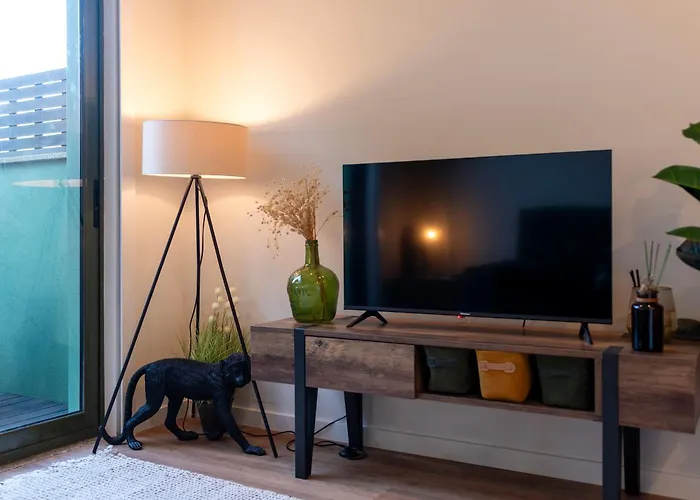 Apartmán Exotic Flat With Shared Pool & Garden Porto